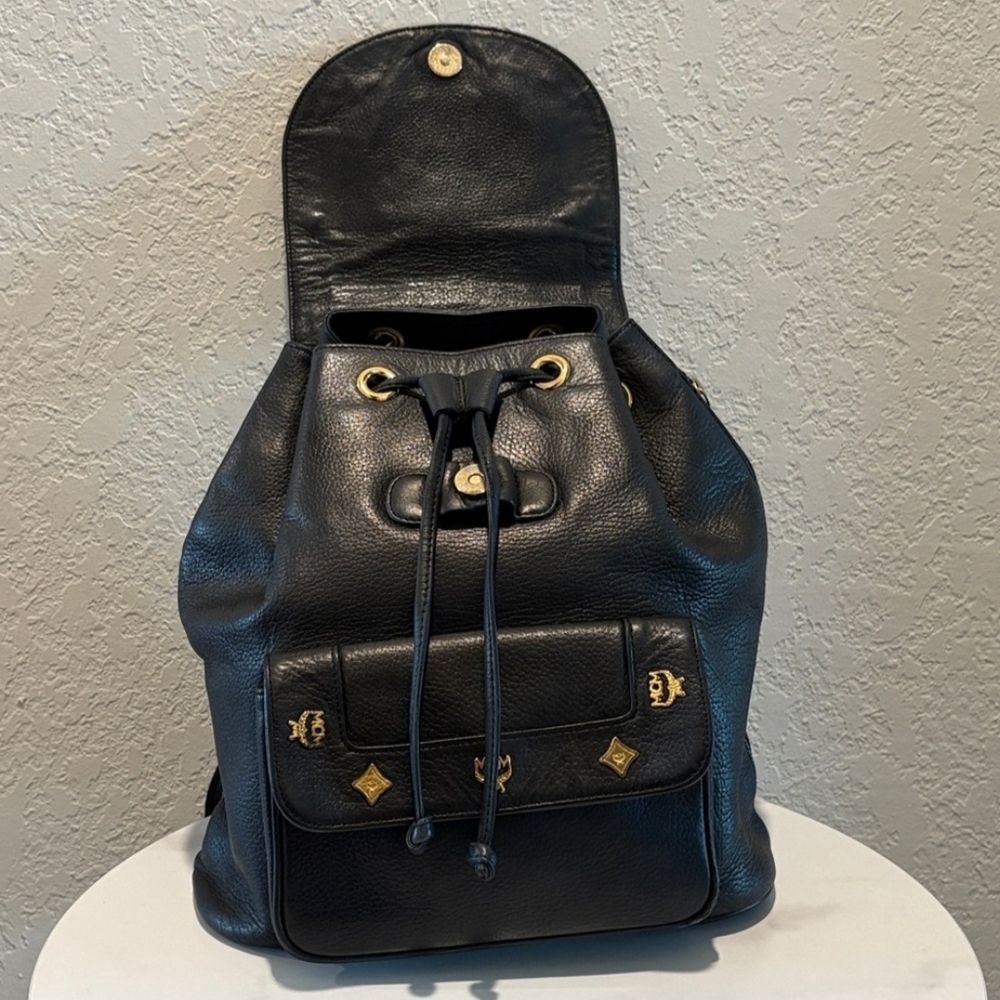 MCM Black Leather (Unisex) Backpack / Handbag Authentic ( EXCELLENT CONDITION) - Picture 2 of 14